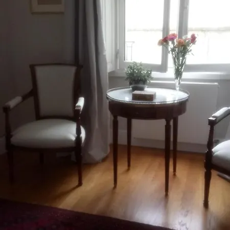 Bed & Breakfast De Flore Versailles