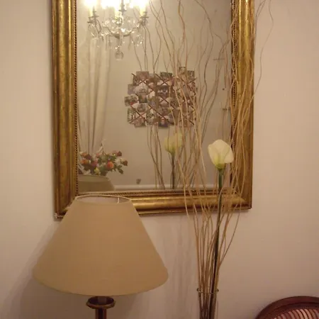 Bed & Breakfast De Flore Versailles
