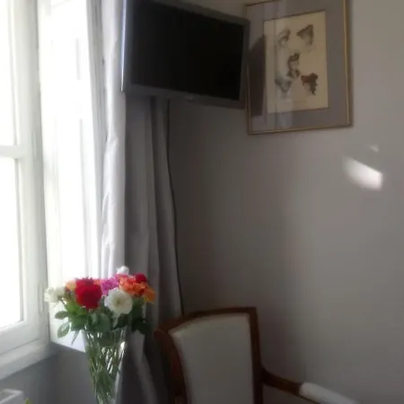 Bed & Breakfast De Flore Versailles